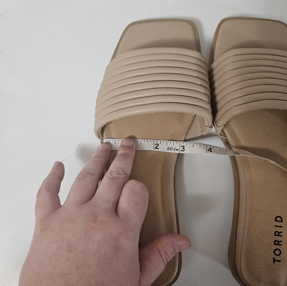 Torrid Tubular Banded Slides Wide Width! - Picture 3 of 3